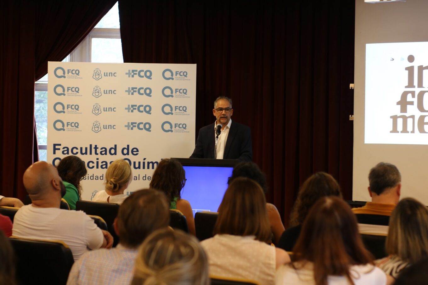 Imagen de Marcelo Mariscal en el momento de la presentación del informe.