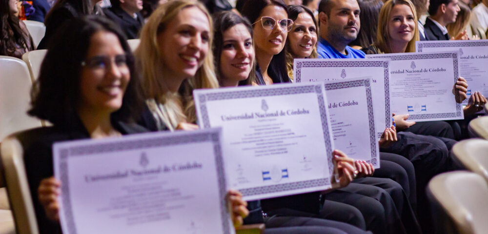 Colación: por primera vez, 41 egresados de la FCQ recibieron su diploma en formato virtual