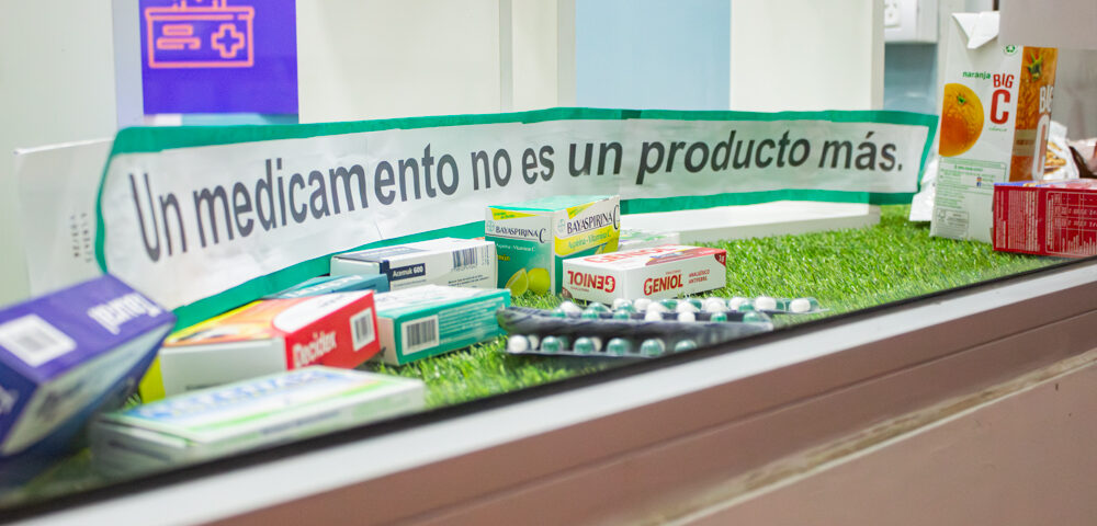 La salud como prioridad: la Facultad de Ciencias Químicas advierte sobre los riesgos que implica la desregulación de medicamentos