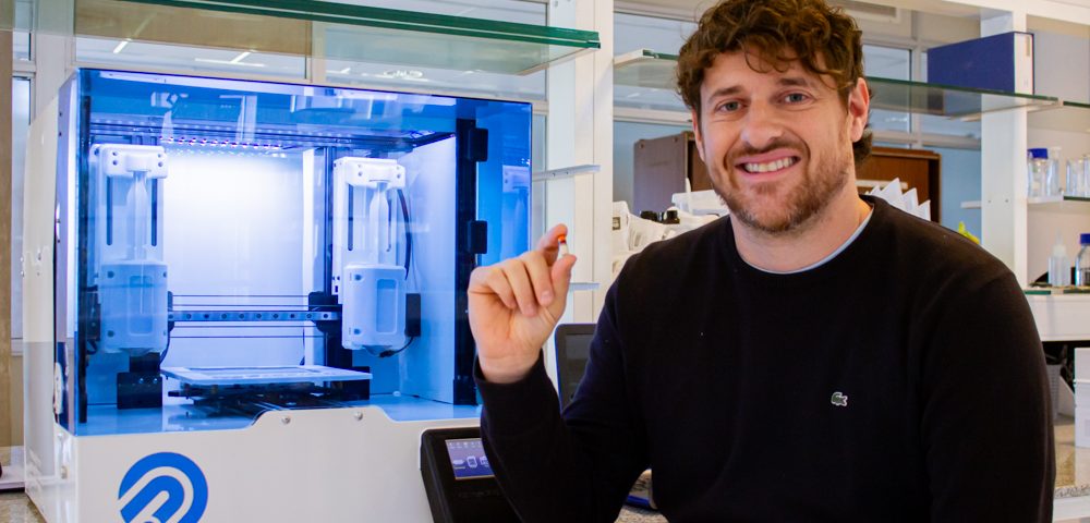 El farmacéutico Juan Pablo Real fue distinguido por el desarrollo de una impresora 3D para medicamentos personalizados