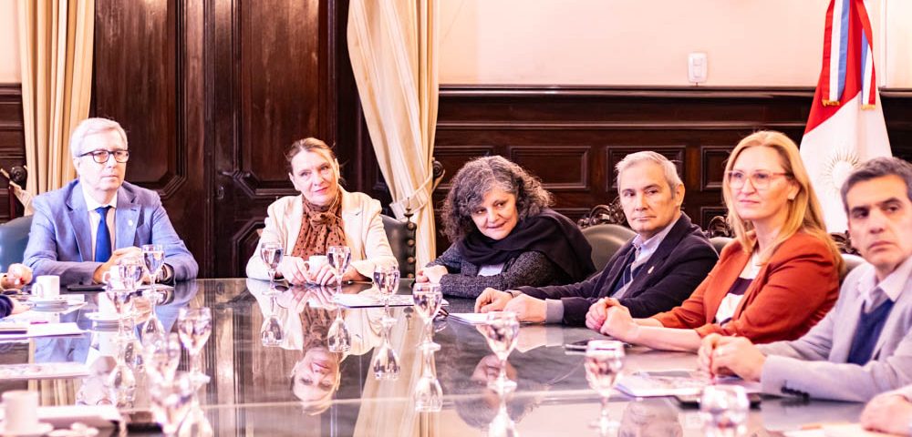 La FCQ llevó al ámbito legislativo su preocupación por el anteproyecto de Ley de Desregulación de Medicamentos